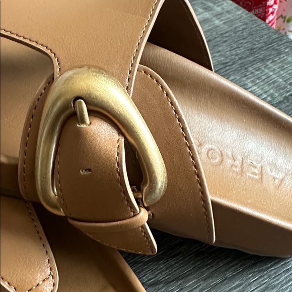 AEROSOLES Tan Sandals with Gold Accent - Picture 4 of 9